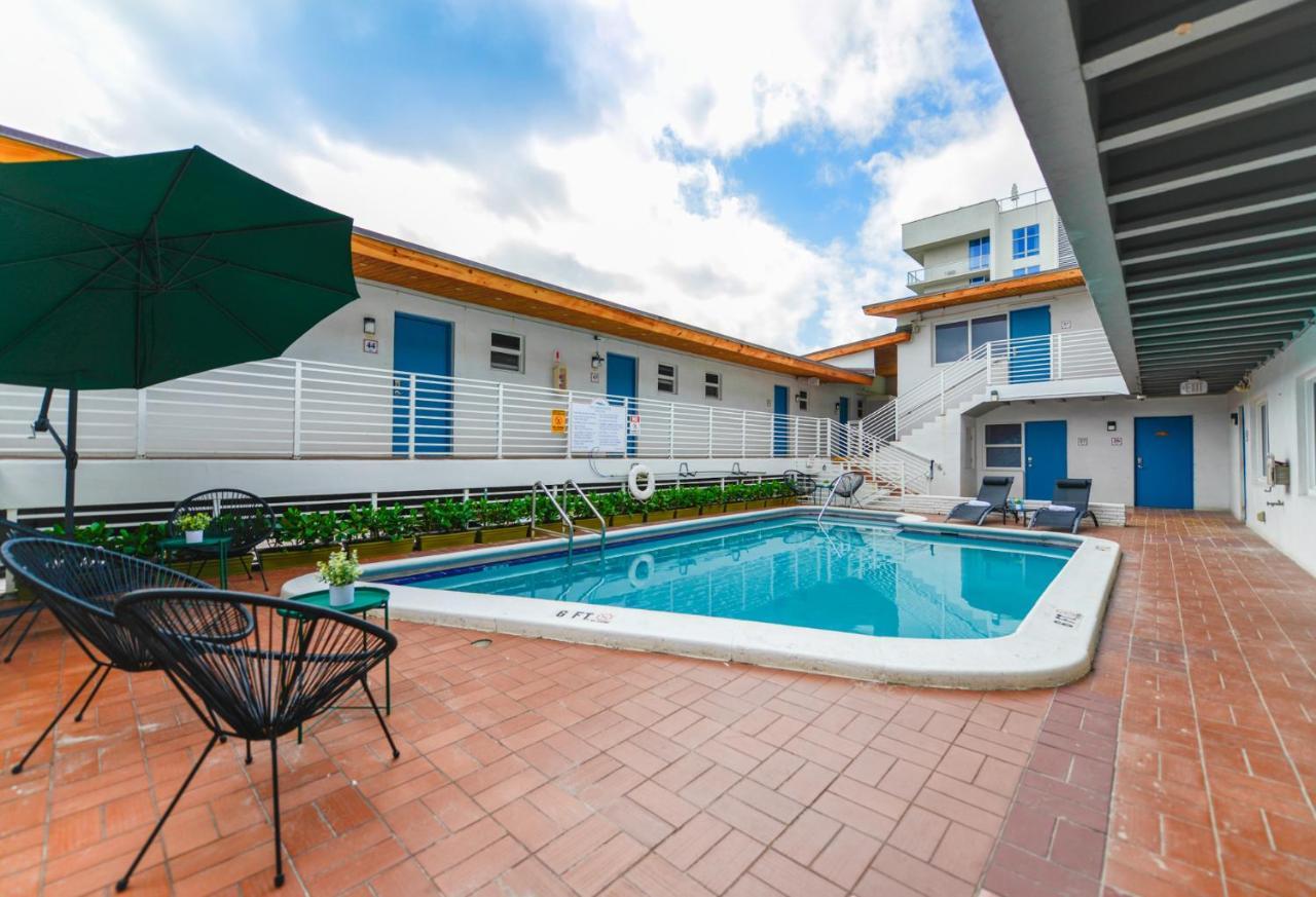 Cozy 1 Bedroom With Pool Steps From The Beach #41 Холивуд Екстериор снимка