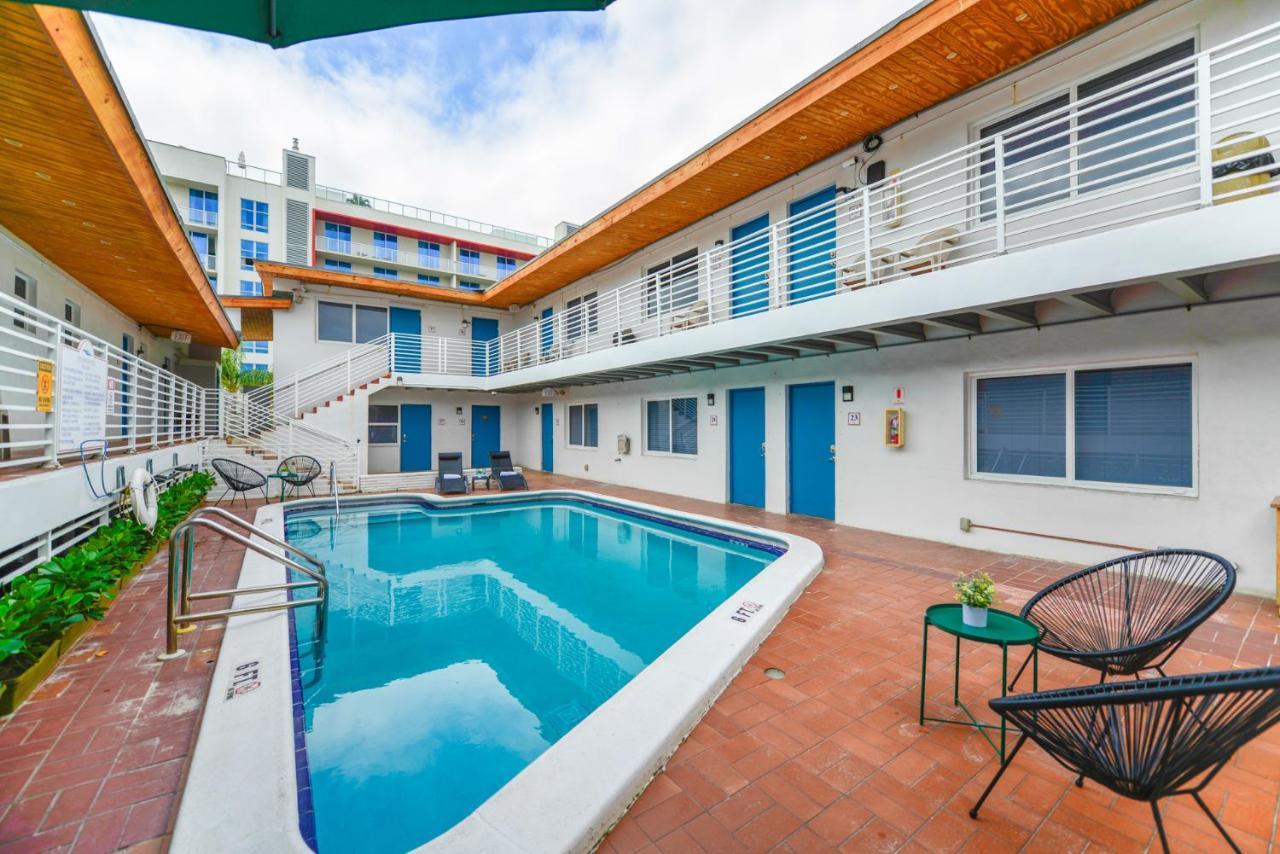 Cozy 1 Bedroom With Pool Steps From The Beach #41 Холивуд Екстериор снимка